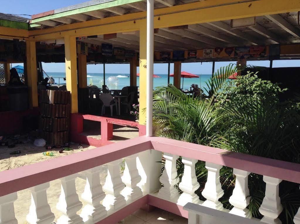 Roots Bamboo Beach Resort Negril Zewnętrze zdjęcie