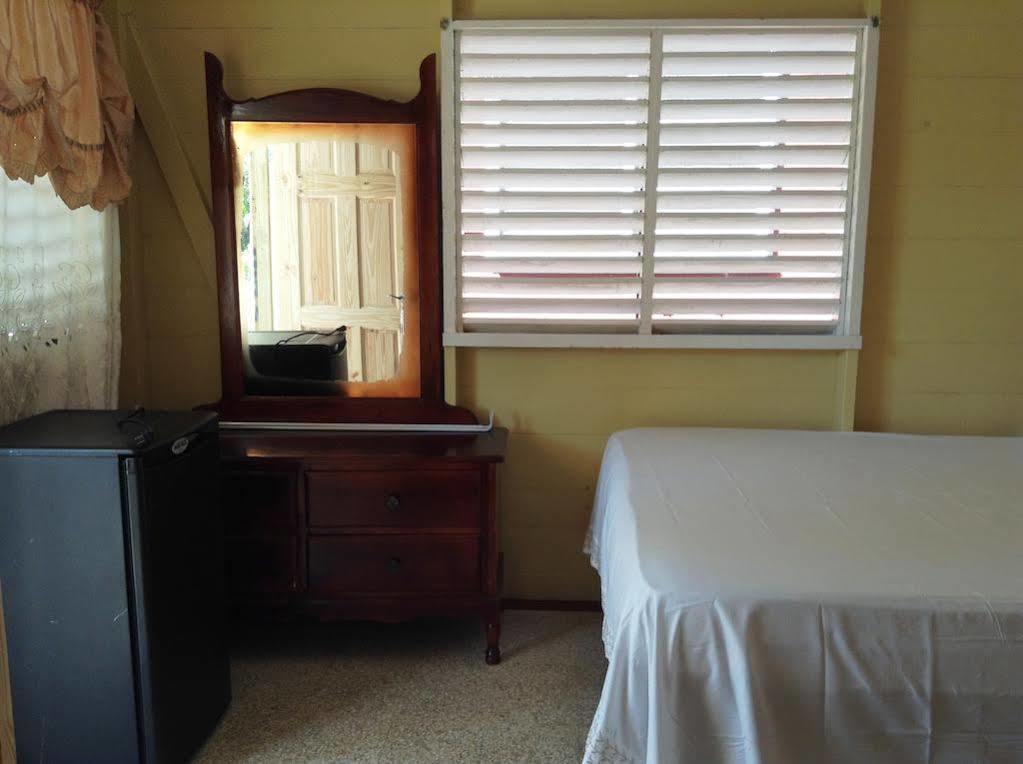 Roots Bamboo Beach Resort Negril Zewnętrze zdjęcie